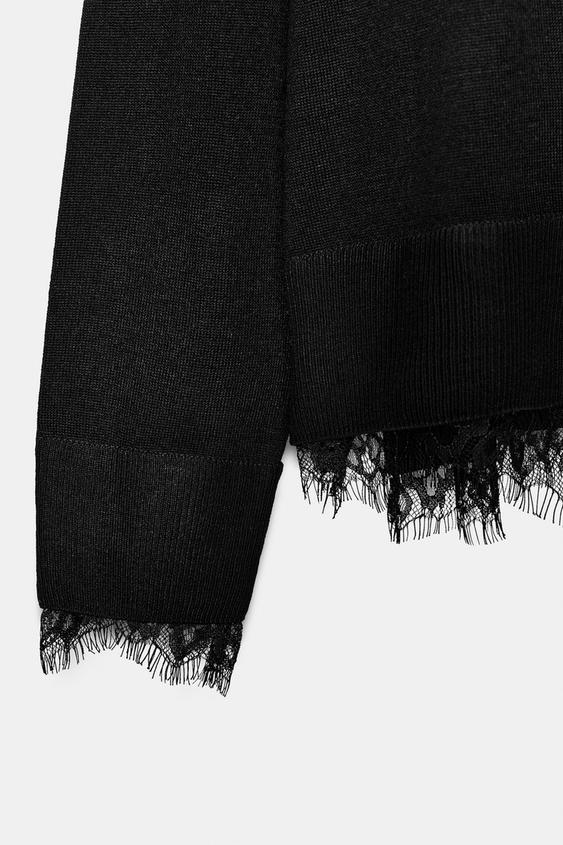 Pull en maille à détails en dentelle