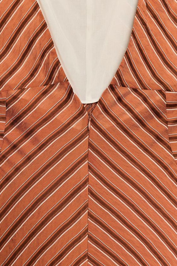 Robe midi à dos ouvert à rayures