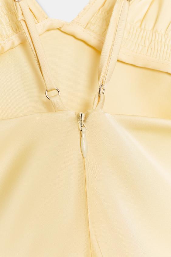 Robe midi satinée à fronces