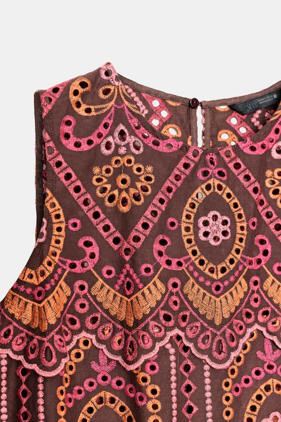Top à broderies ajourées