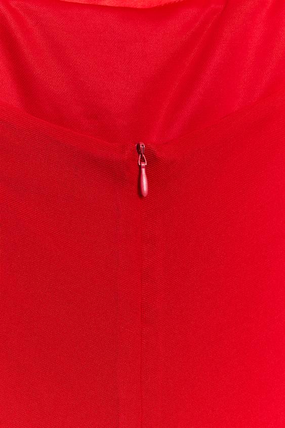 Robe dos-nu contrastée à volume