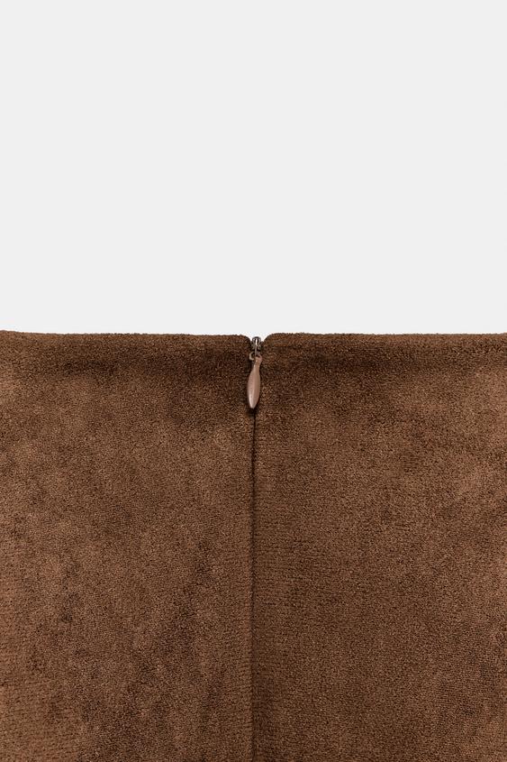 Robe courte effet suédine
