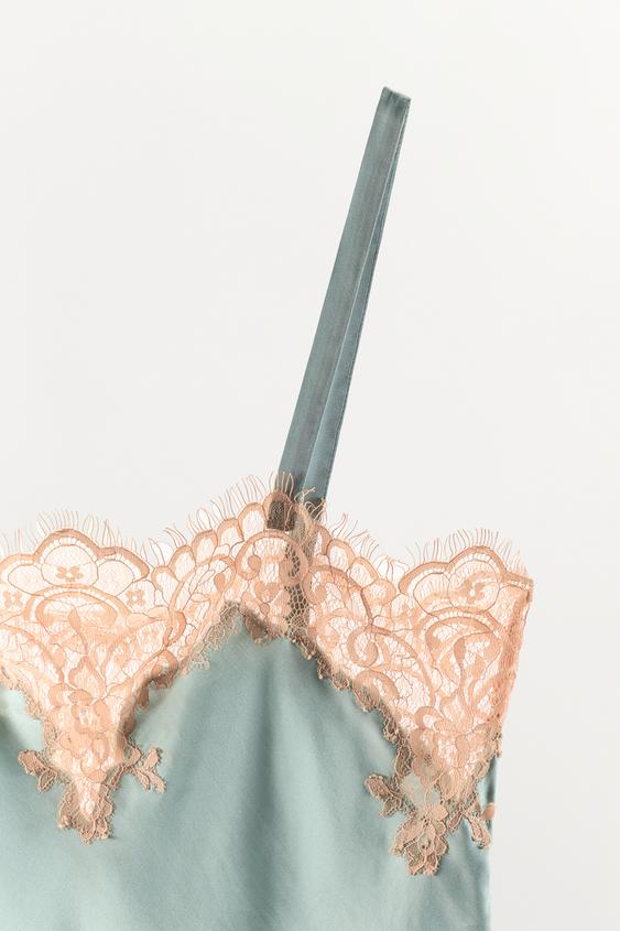 Top lingerie satiné à détails en dentelle