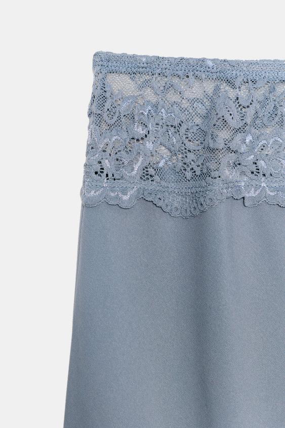 Jupe contrastée en dentelle