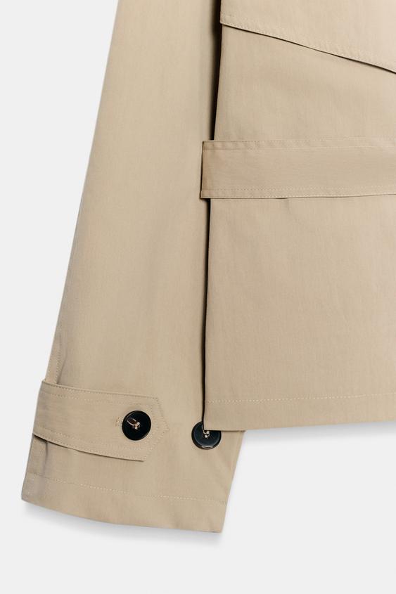 Trench court à épaulettes avec ceinture