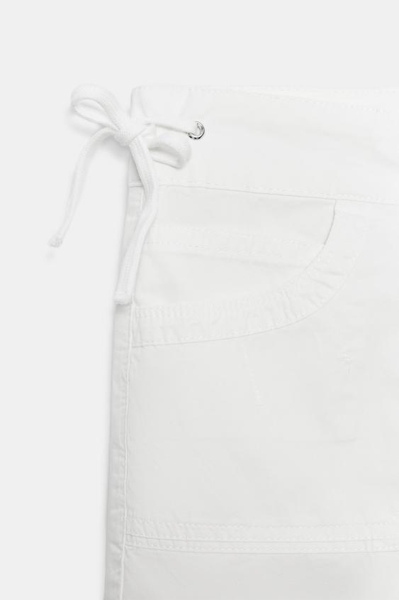 Short à poches à cordons