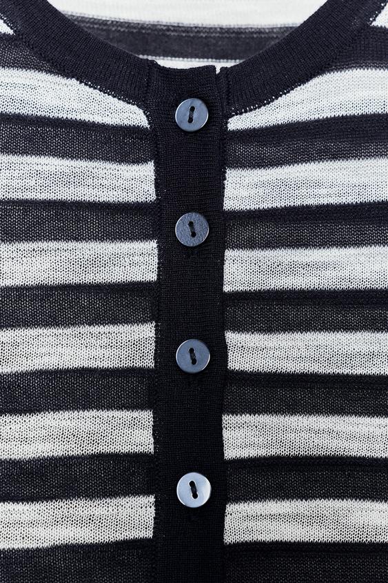 Pull à rayures à boutons