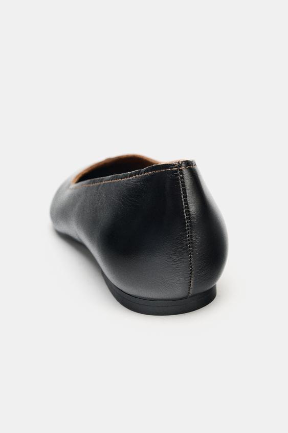 Ballerine en cuir à surpiqûres