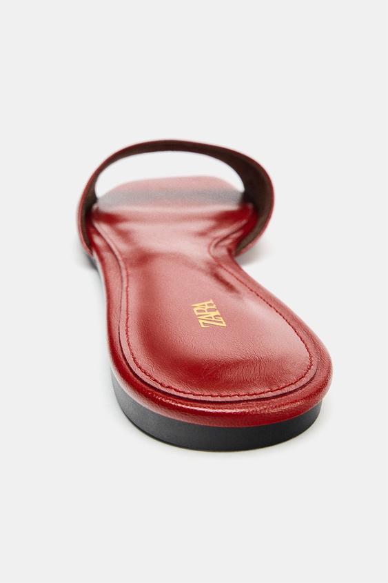 Sandale plate en cuir