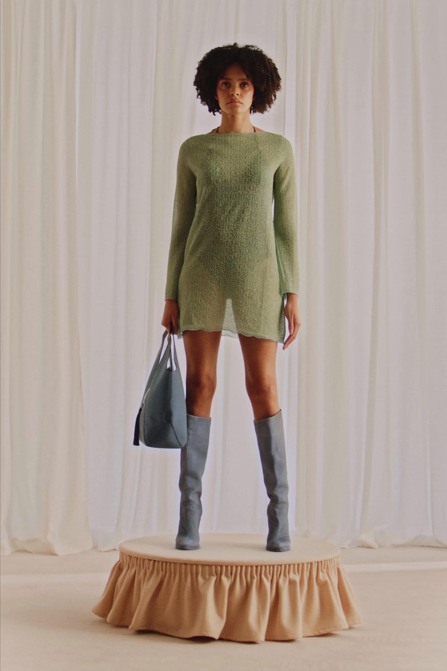 Robe semi-transparente en maille Marisa Berenson x Zara
