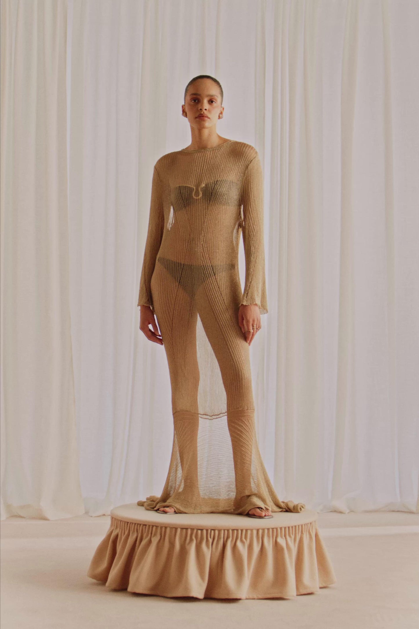 Robe longue en maille à fil métallisé Marisa Berenson x Zara