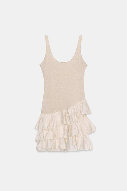 Robe courte contrastée à volants