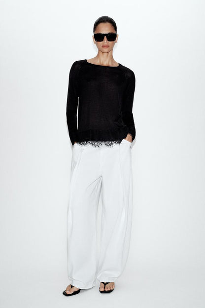 Pull en maille à détails en dentelle