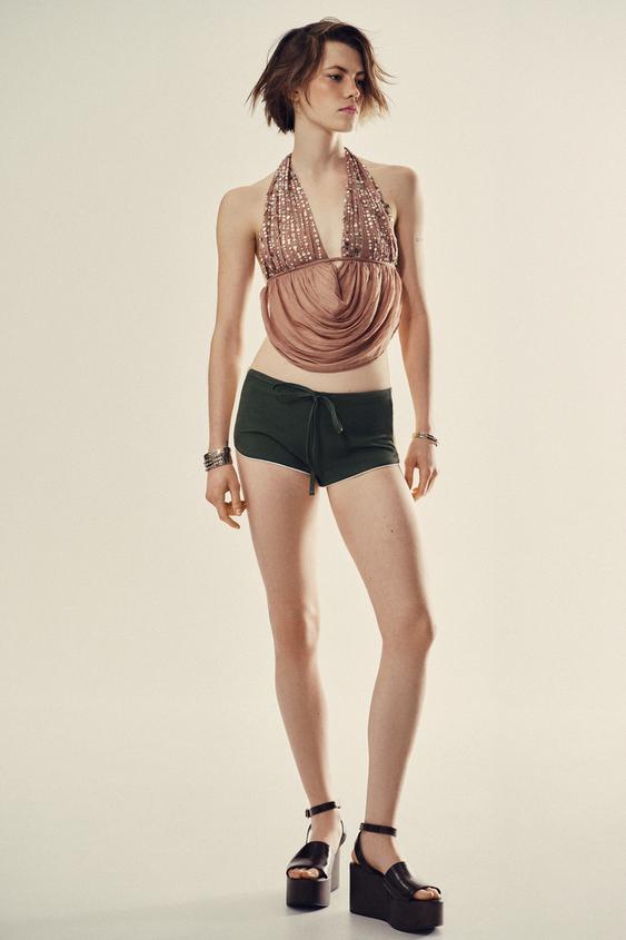 Top dos-nu à sequins