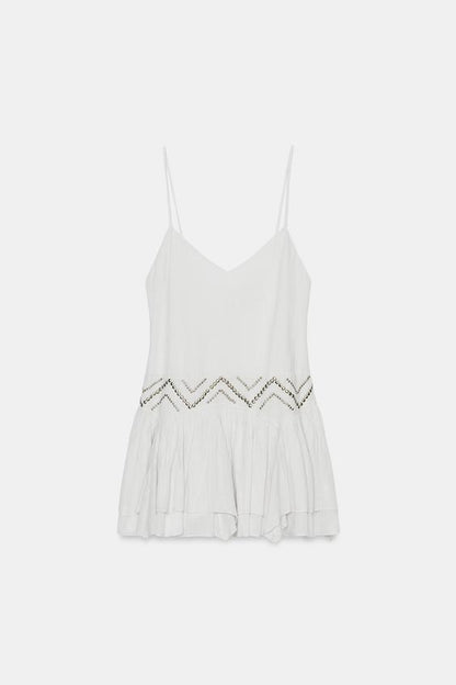 Robe en mousseline à clous à volants