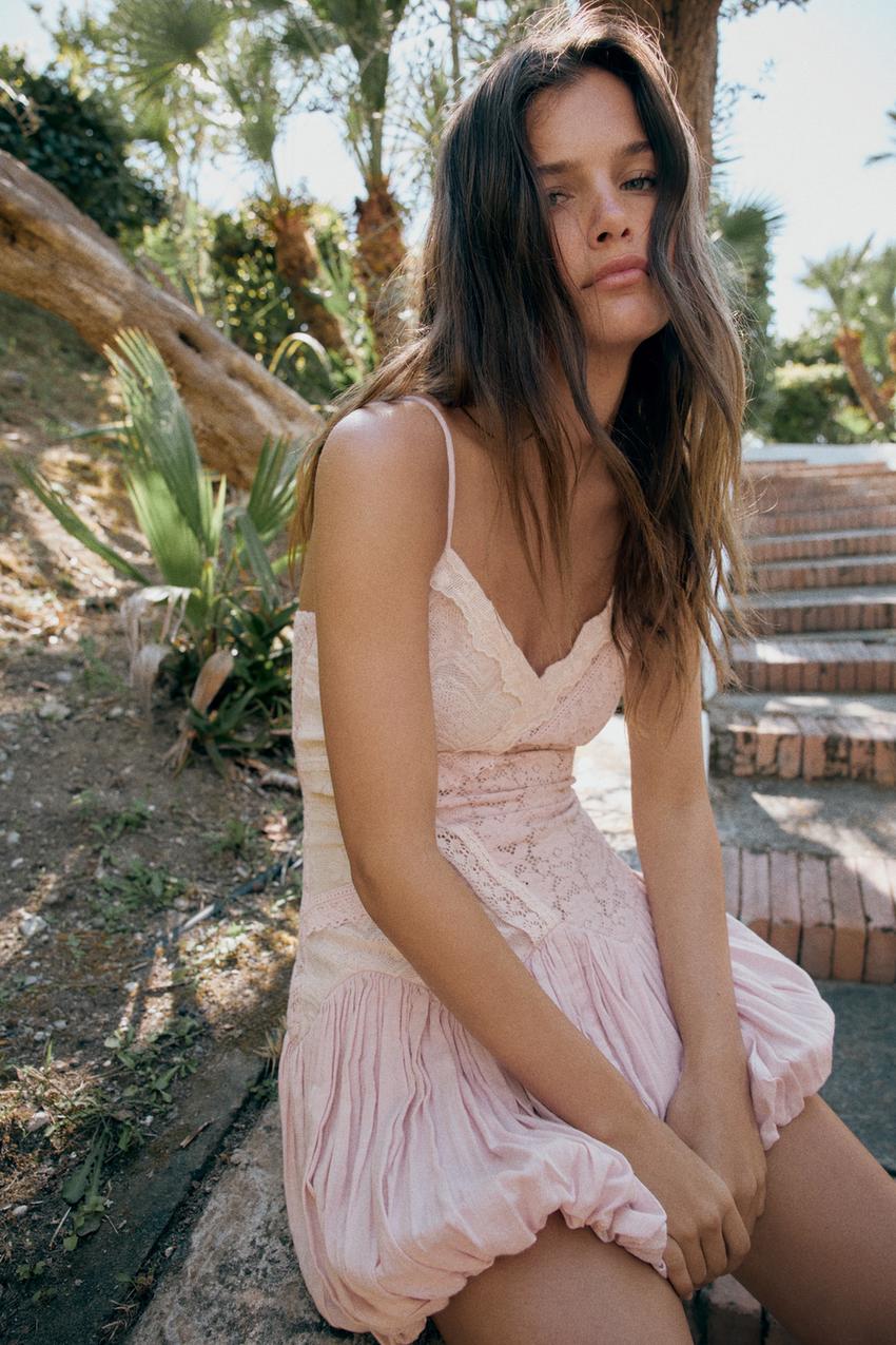Robe mini en dentelle ballon