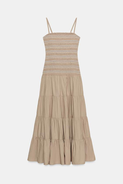 Robe midi smockée et brodée