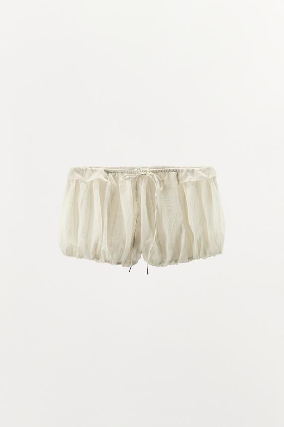 Short bouffant à rayures et volants