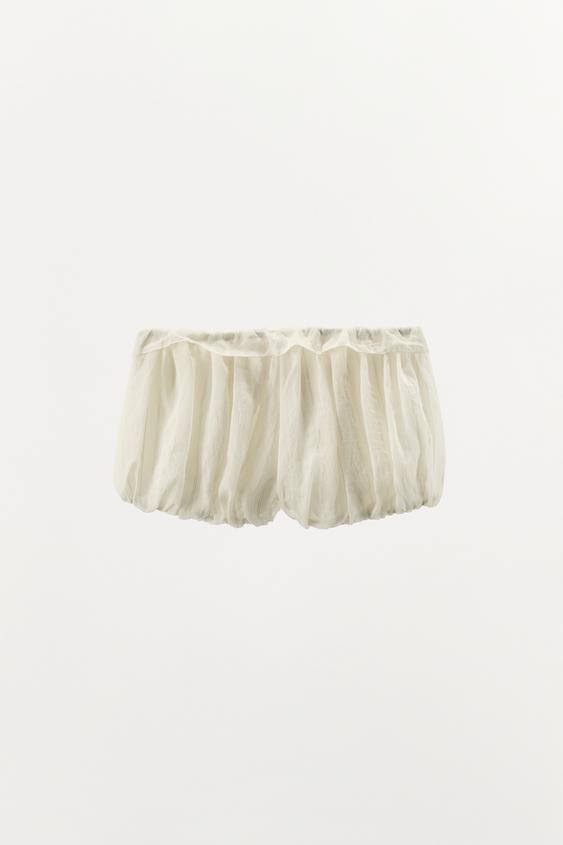 Short bouffant à rayures et volants