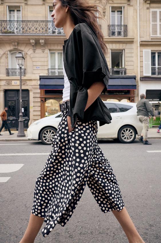 Pantalon-culotte à pois avec ceinture
