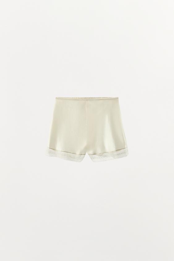 Short en soie à dentelle