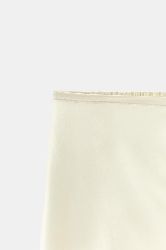 Short en soie à dentelle