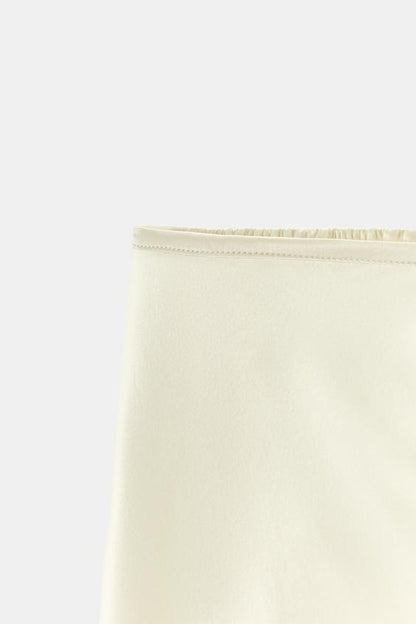 Short en soie à dentelle