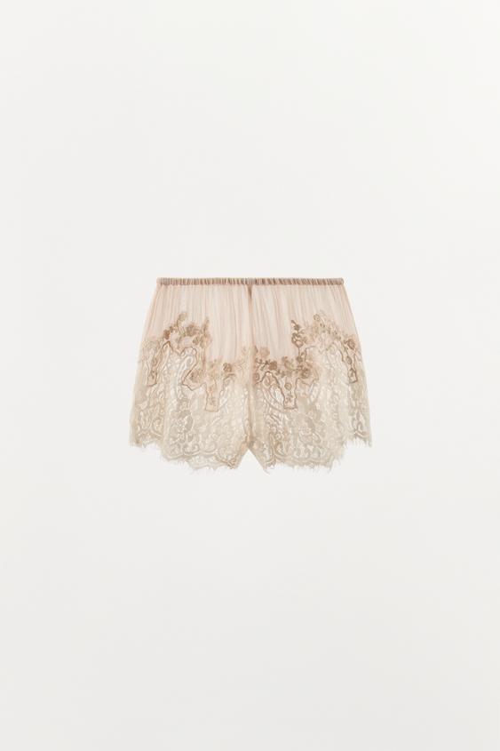 Short en georgette brodée et dentelle