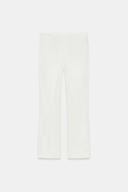 Pantalon légèrement évasé