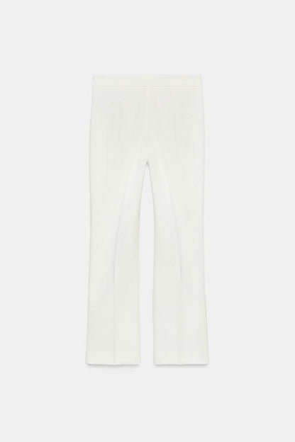 Pantalon légèrement évasé