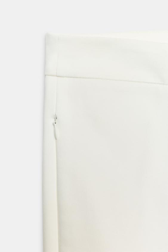 Pantalon légèrement évasé