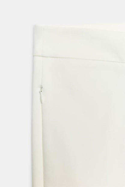Pantalon légèrement évasé