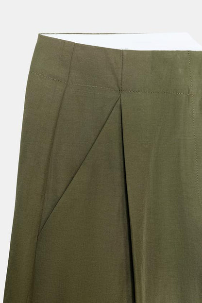 Pantalon à pinces avec passant au dos