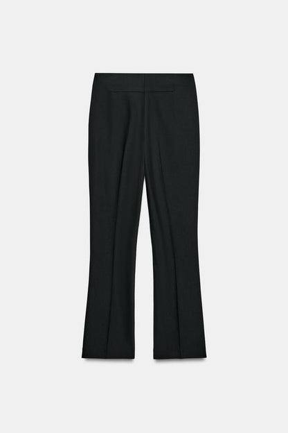 Pantalon légèrement évasé