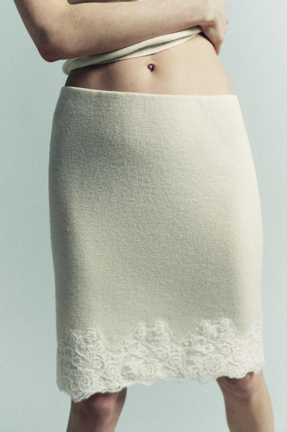 Jupe midi en maille et dentelle brodée