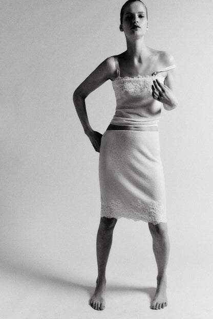 Jupe midi en maille et dentelle brodée