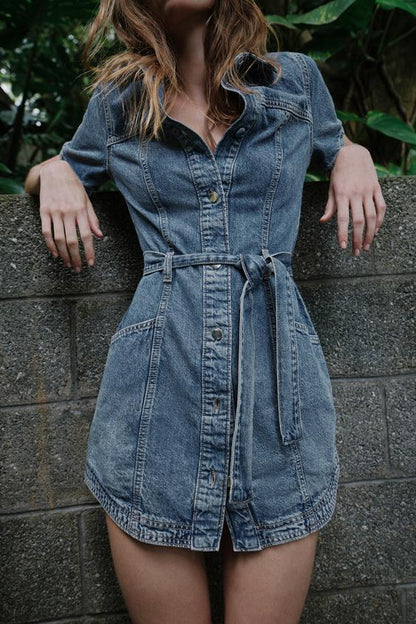 Robe Z1975 mini en denim avec ceinture