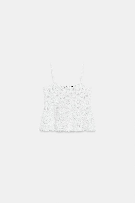 Top en maille crochetée à fleurs