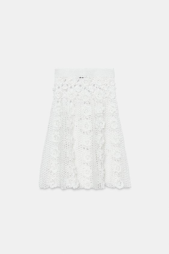 Jupe midi en maille crochetée à fleurs
