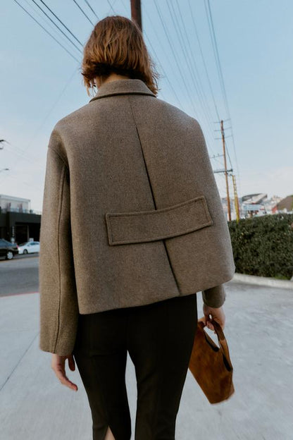 Manteau court en laine