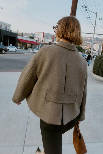 Manteau court en laine