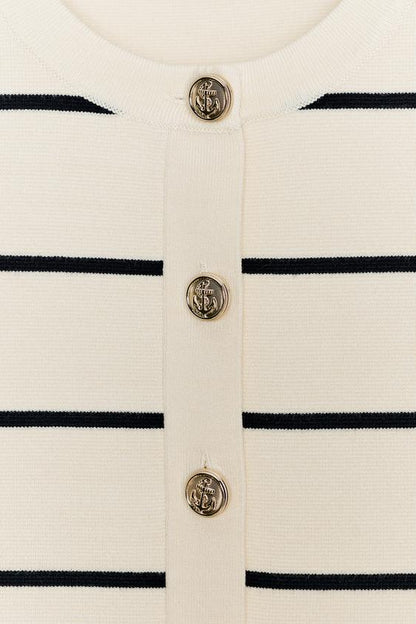 Veste rayée en maille à manches courtes