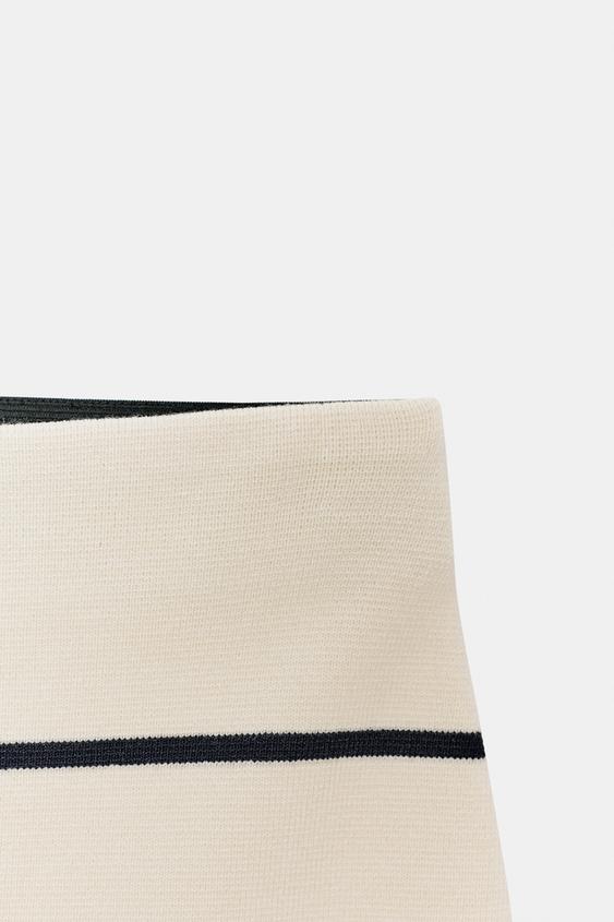 Jupe mini en maille rayée