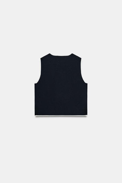 Top en maille à boutons contrastés