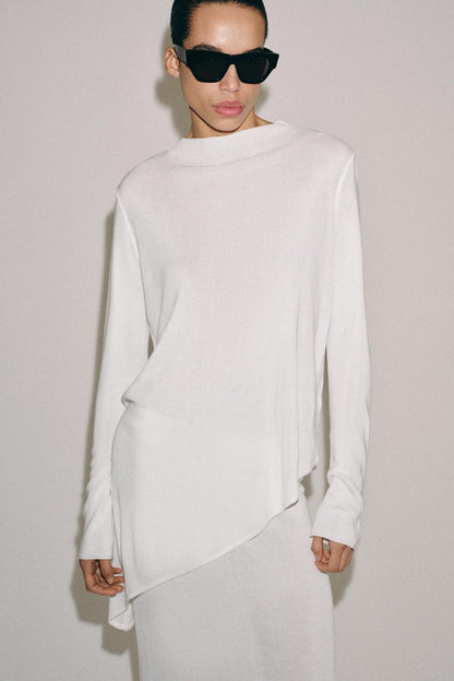 Pull long en maille asymétrique