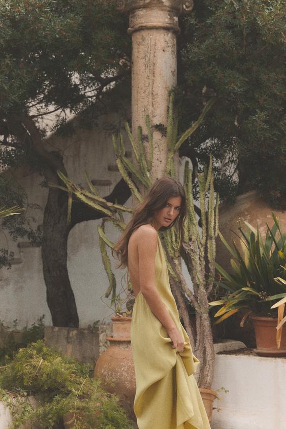 Robe dos-nu fluide