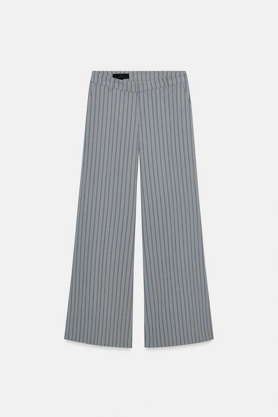 Pantalon évasé à fines rayures