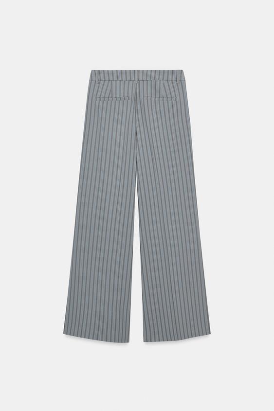 Pantalon évasé à fines rayures