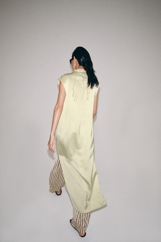 Robe satinée à brandebourgs ZW Collection