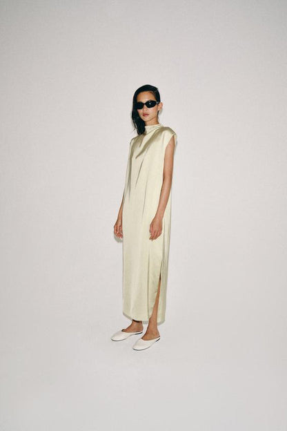 Robe satinée à brandebourgs ZW Collection